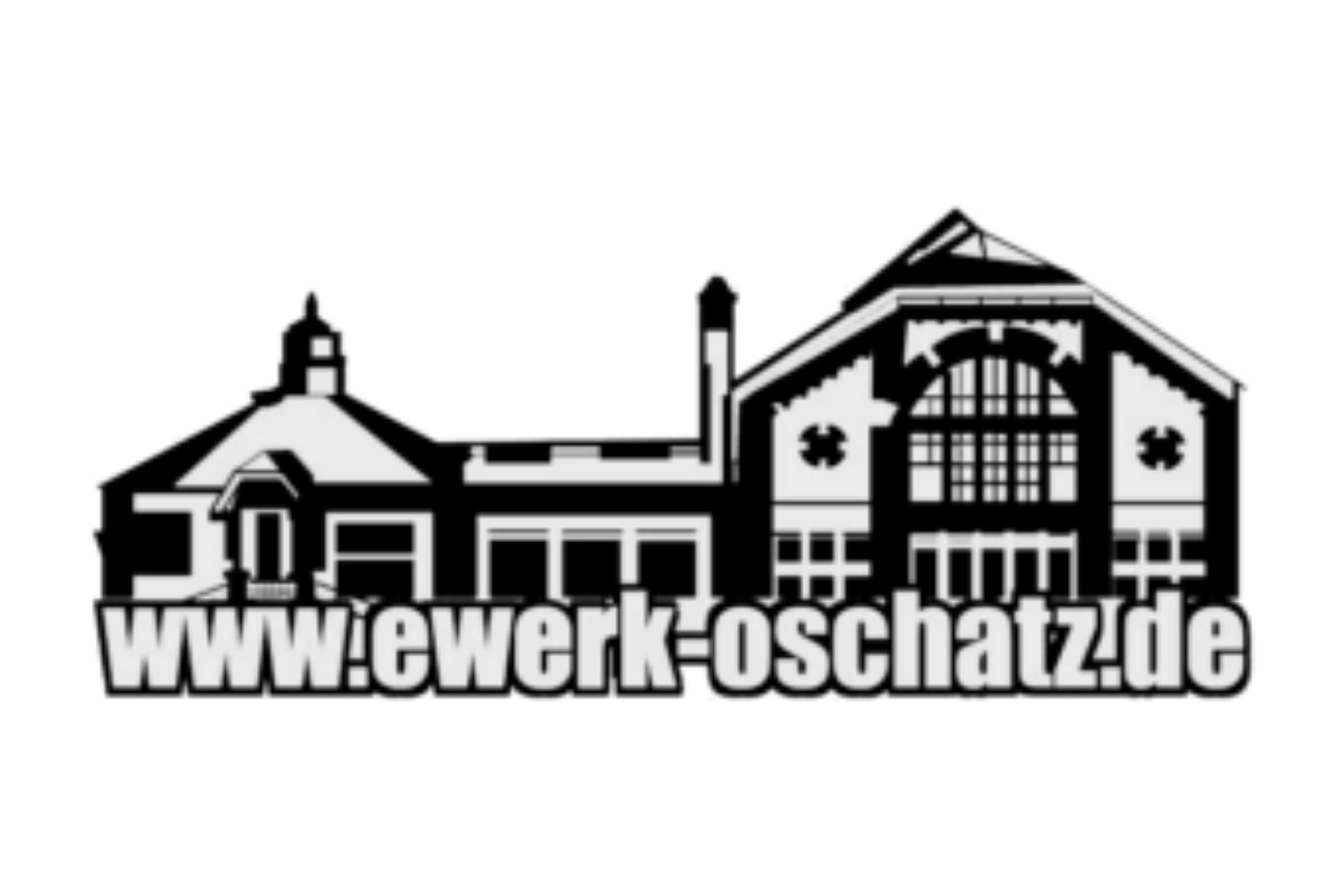 Das Logo zeigt eine stilisierte schwarz-weiße Illustration des E-Werks Oschatz, einem historischen Gebäude mit einem markanten Dach und Turmelementen. Unter der Grafik steht in einer weißen, fettgedruckten Schrift mit schwarzer Kontur die Webadresse „www.ewerk-oschatz.de